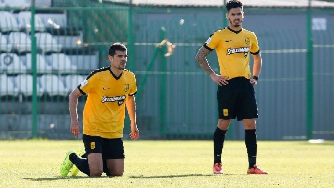 Καρέ   υποχρεώσεων    με   την  επιστροφή   Καρυπίδη