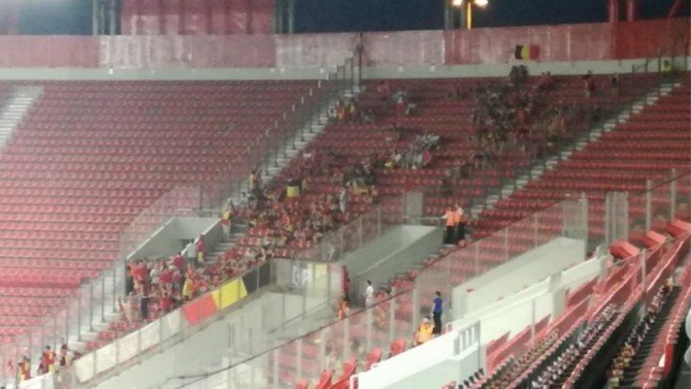 Ένταση έξω από το «Καραϊσκάκης» με Βέλγους και Έλληνες (pic)