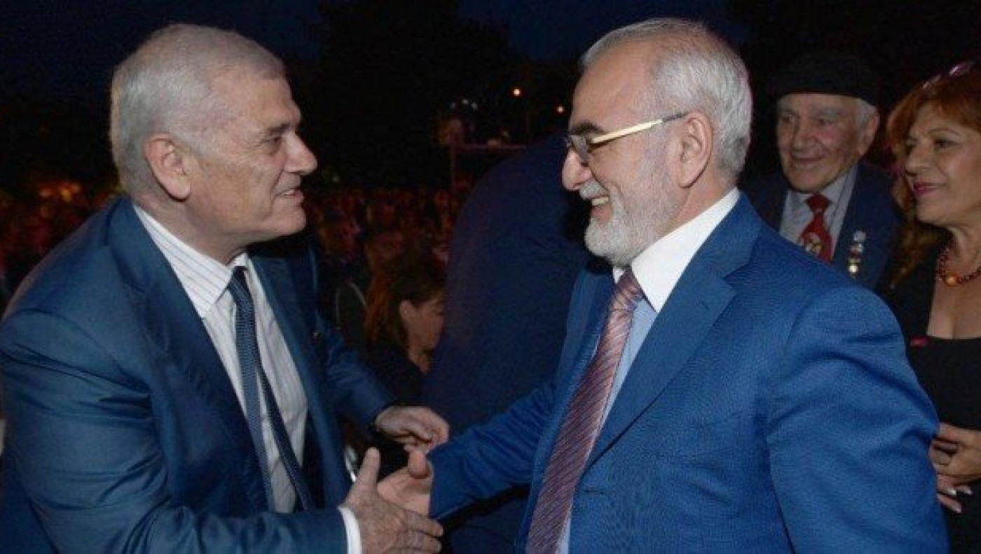 Συγχαρητήρια με μια μέρα καθυστέρηση από ΠΑΟΚ σε ΑΕΚ