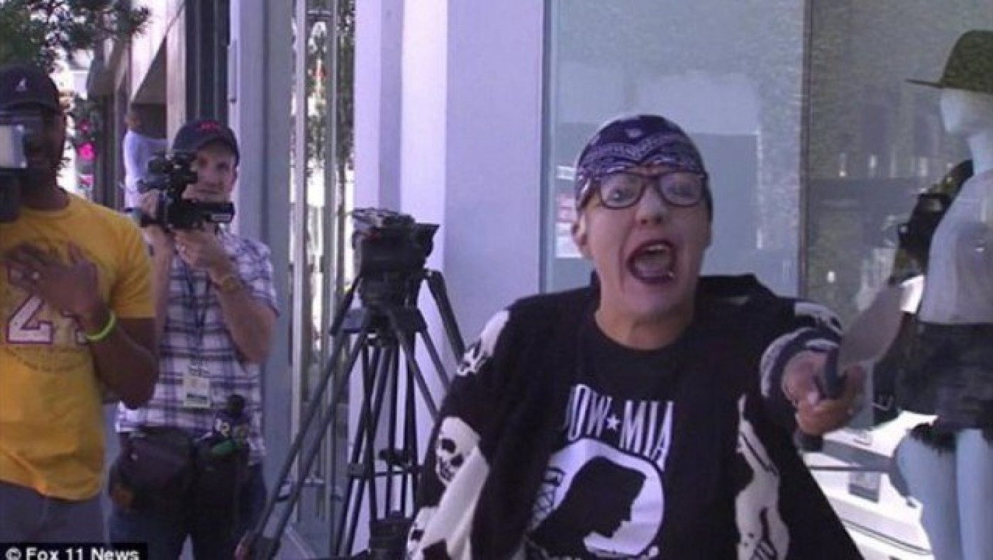 Ένοπλη εισέβαλε σε μπουτίκ της Κιμ Καρντάσιαν (ΒΙΝΤΕΟ)