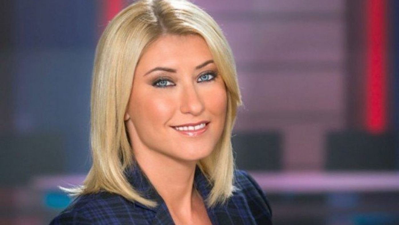 Η εγκυμονούσα Σία Κοσιώνη με μαγιό στην παραλία (ΒΙΝΤΕΟ)