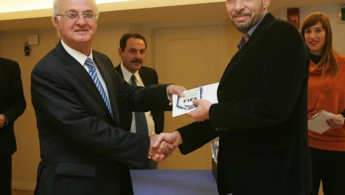 Τρεις διαιτητές  που γνωρίζουν καλά ο ένας τον άλλο