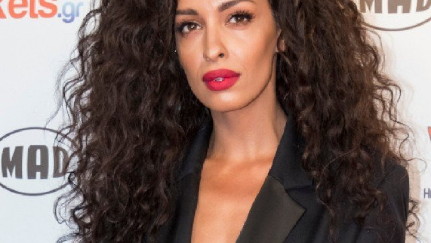 Η Ελένη Φουρέιρα ποζάρει με σέξι κόκκινο μπικίνι! (ΦΩΤΟ)