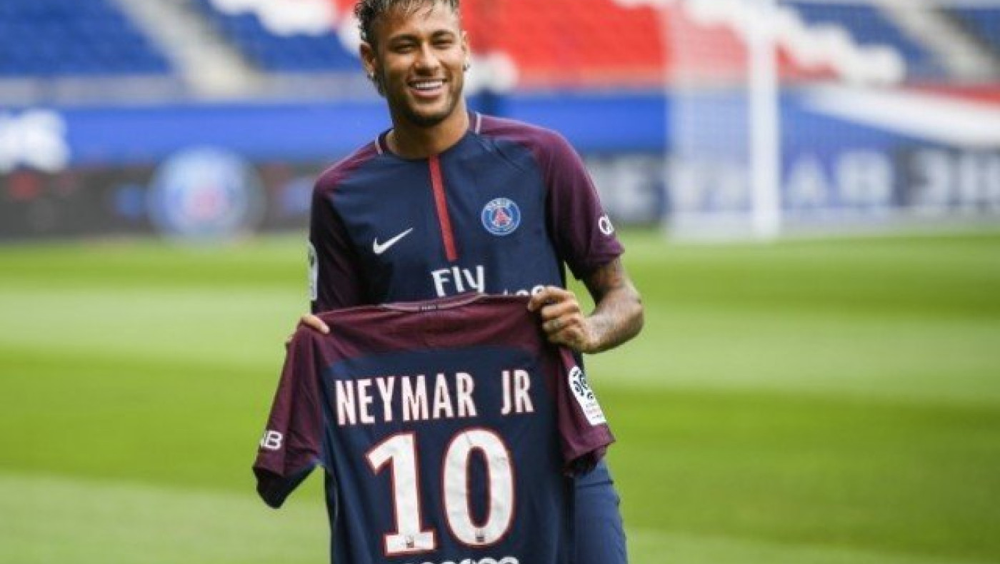 Τόσες φανέλες έχει            πουλήσει η Παρί φέτος!