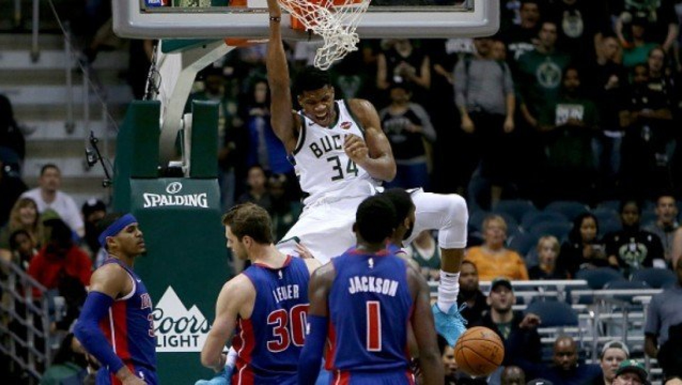 Αντετοκούνμπο για... όλες τις δουλειές και νίκη για τους Μπακς