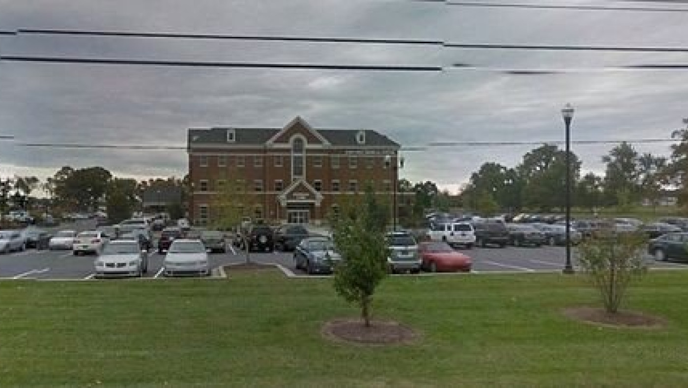 Ξύπνησε από αναισθησία φορώντας ροζ γυναικείο εσώρουχο