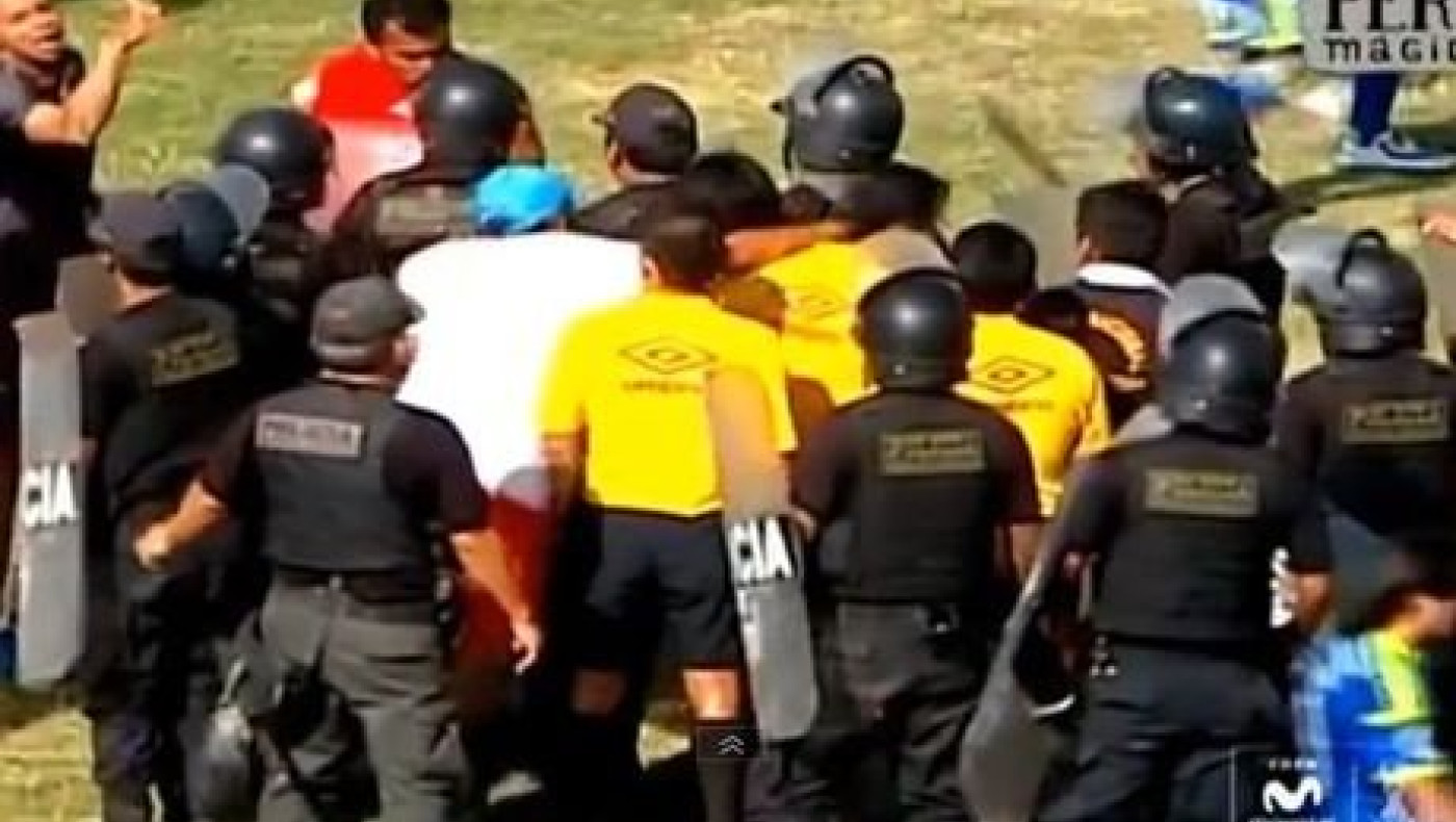 Γρονθοκόπησε διαιτητή για την ήττα της ομάδας του στις καθυστερήσεις! (VIDEO)