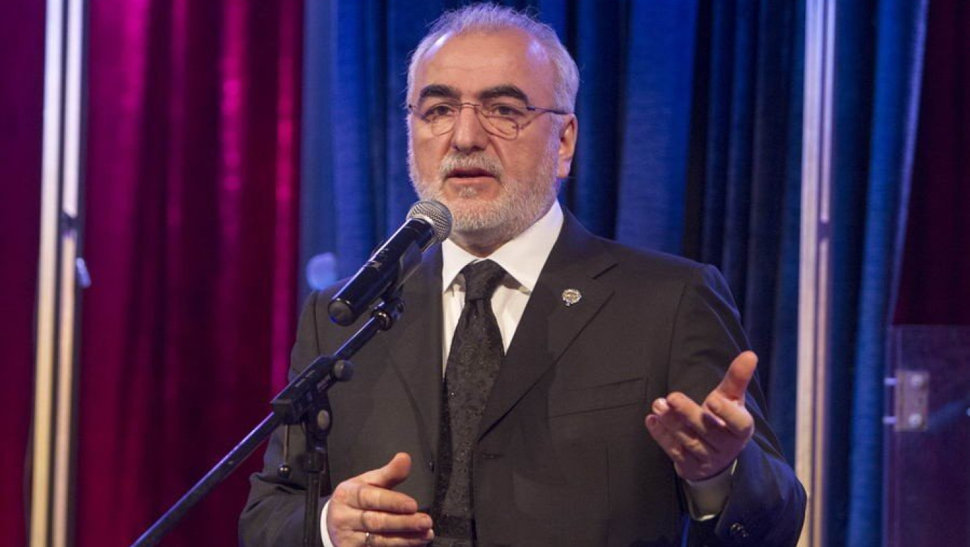 Φτιάχνοντας ιστοριούλες δεν κερδίζονται μάχες