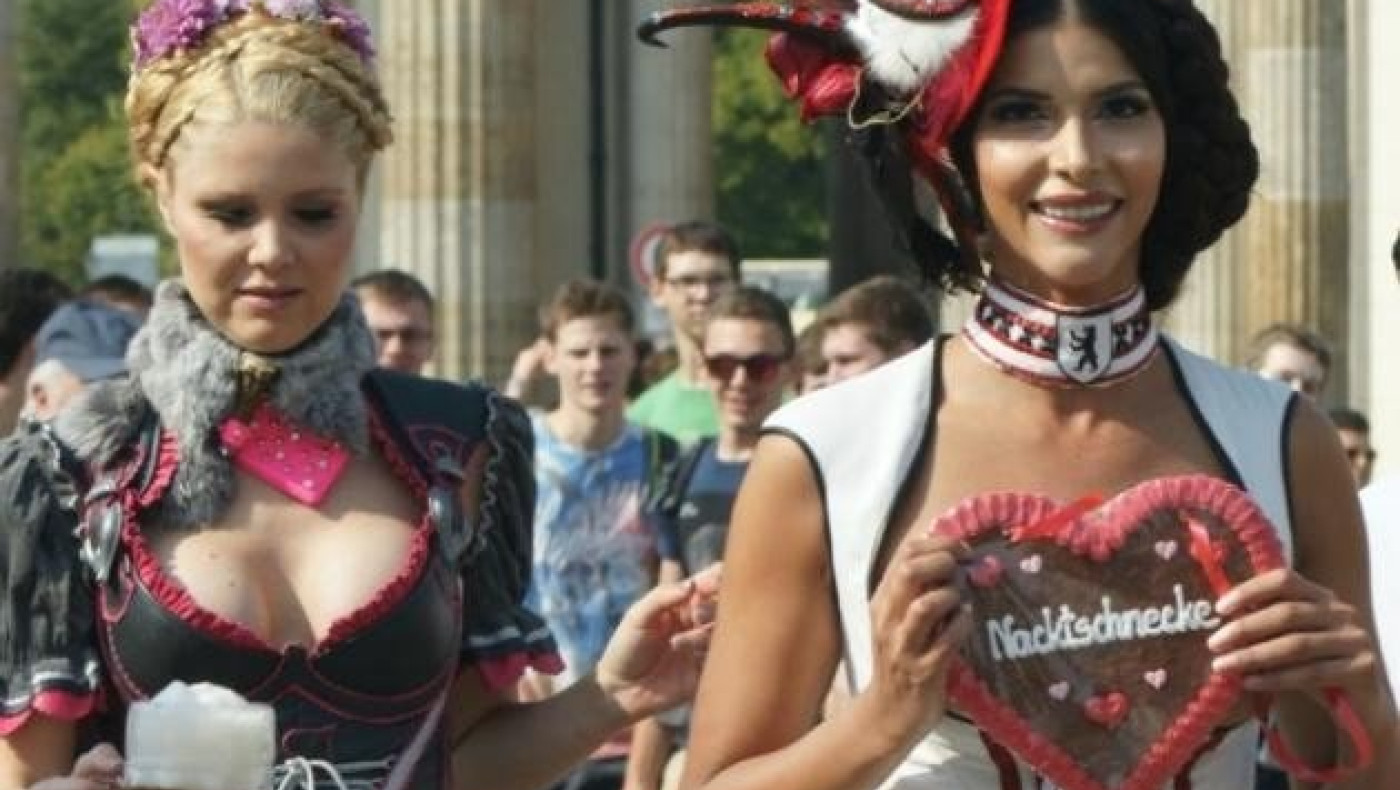 Τα έβγαλε όλα η Μικαέλα (pics)