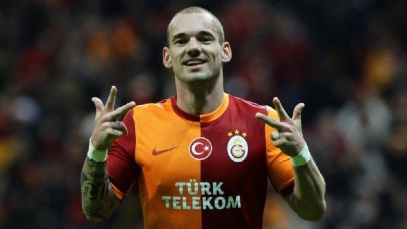 Απίστευτο γκολ από τον Σνάιντερ ! (VIDEO)