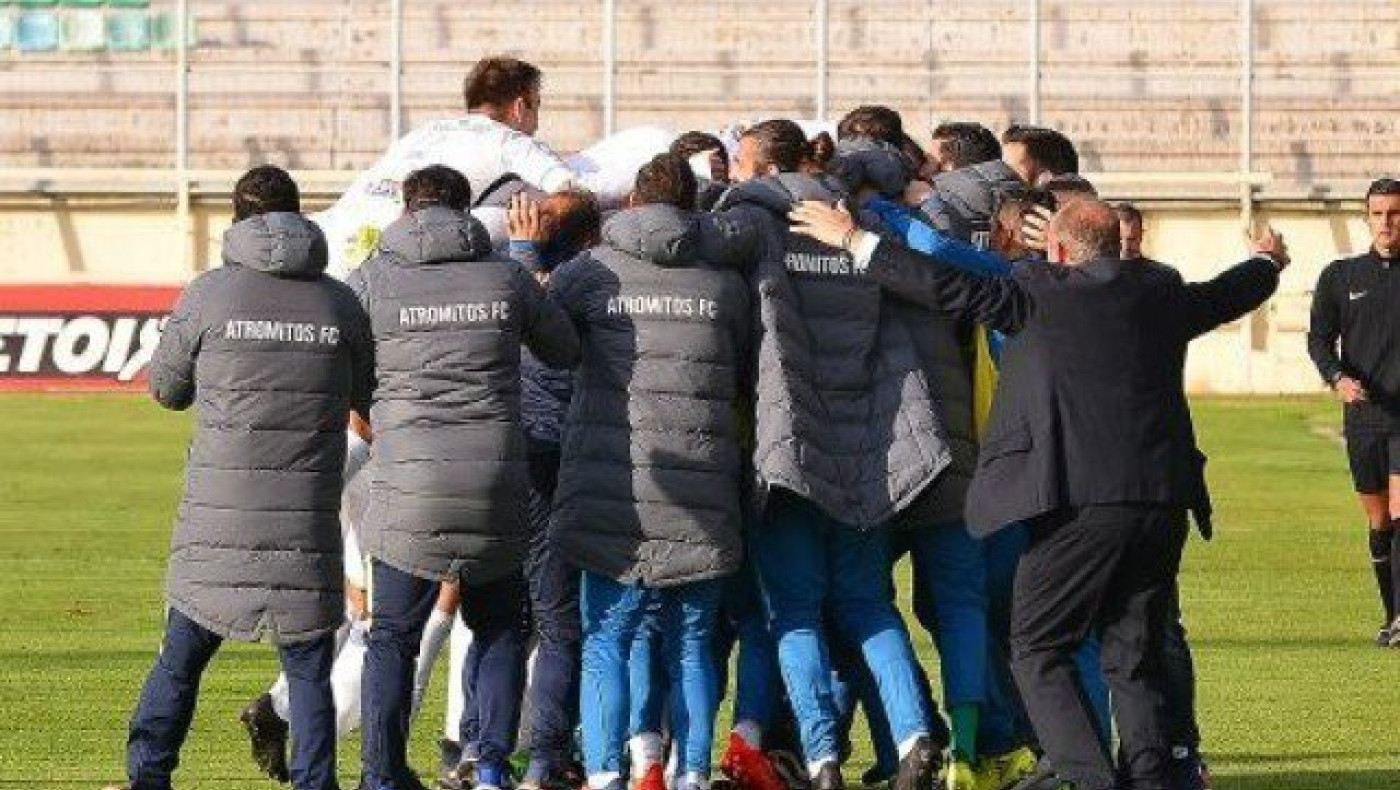 Σύνθημα νίκης από τον                Κάναντι (pic)