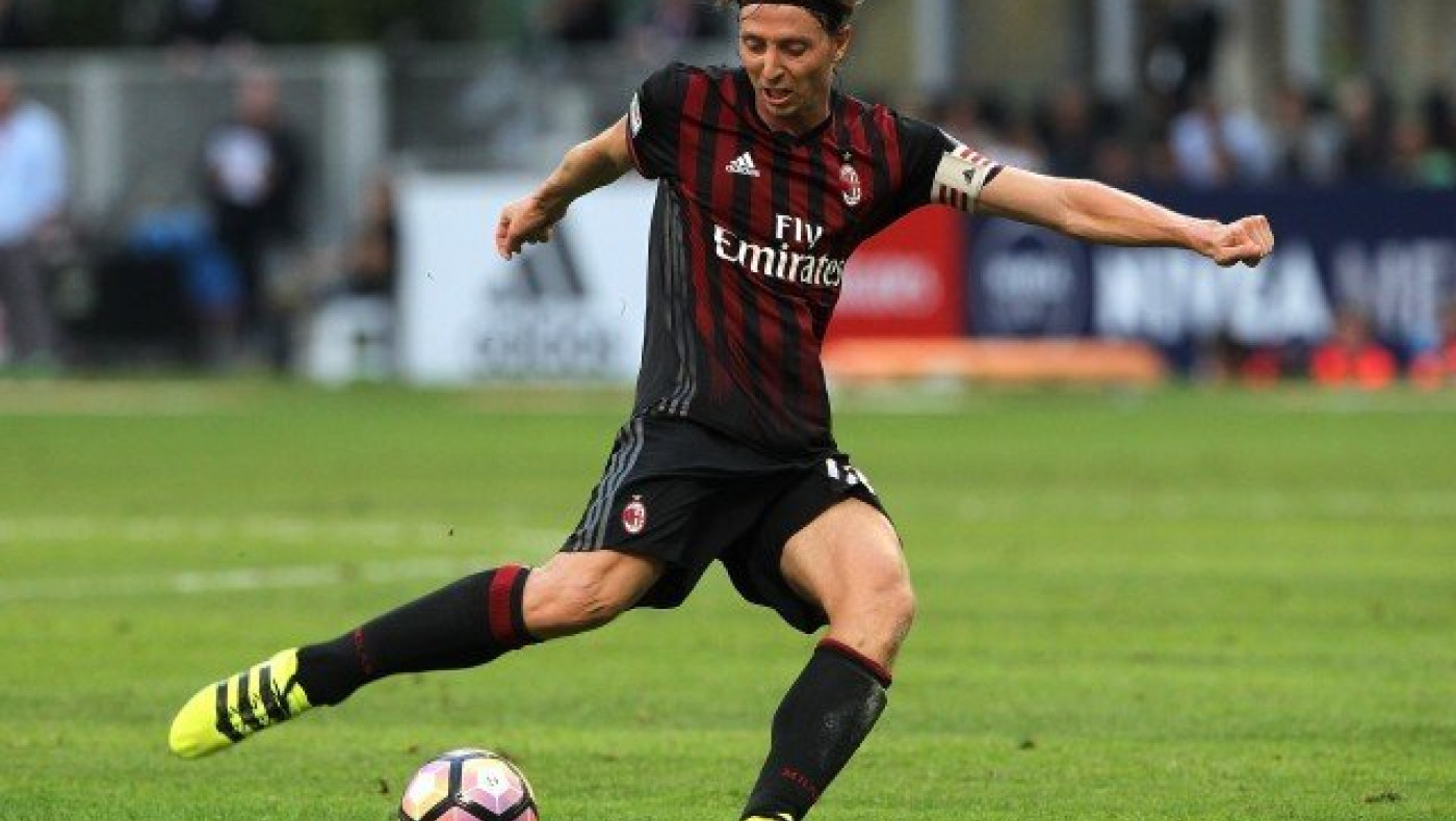 «Μπηχτή»   Μοντολίβο        σε                Μοντέλα