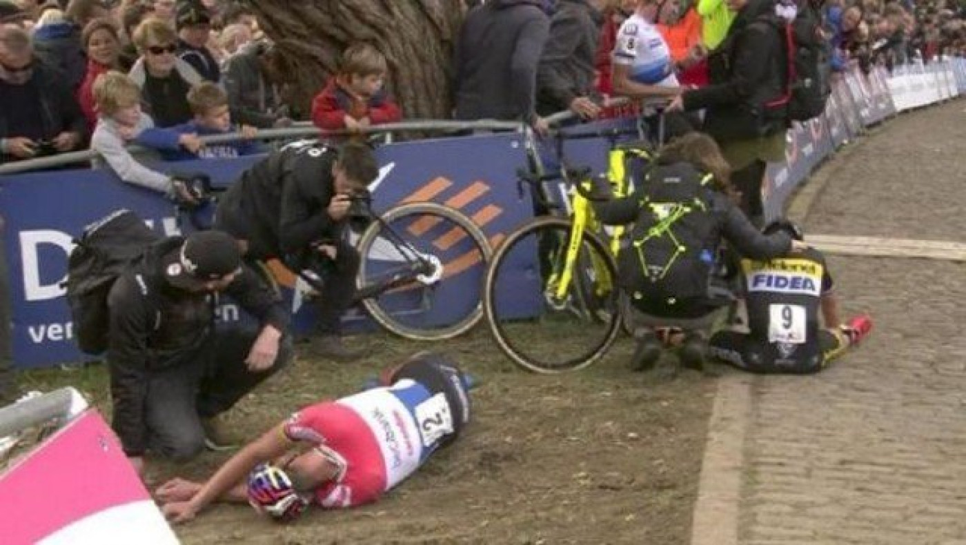 Κατέρρευσε              ποδηλάτης σε αγώνα στο Βέλγιο
