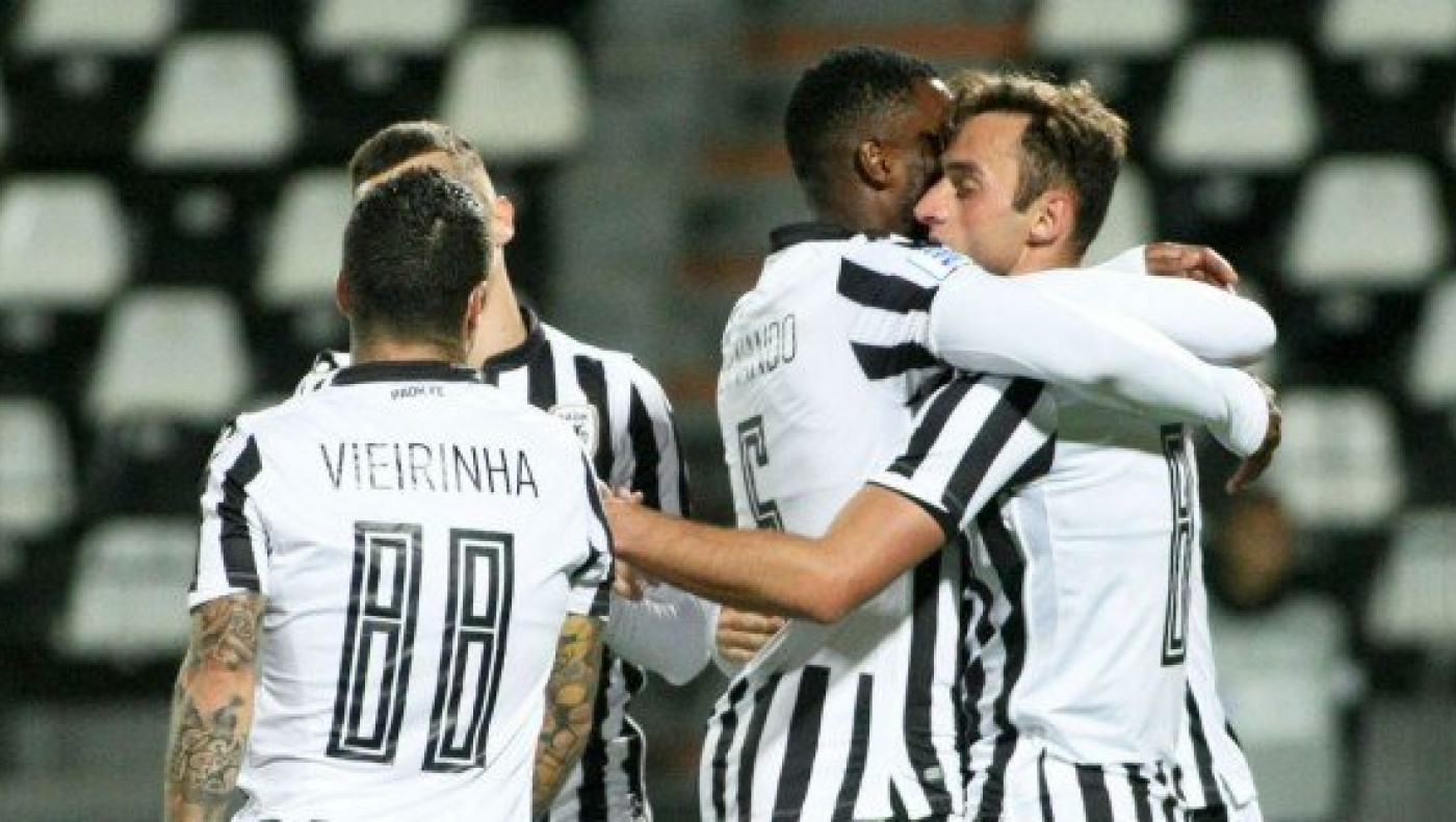 «Καθάρισε» με                    ηγέτη τον Μαουρίσιο