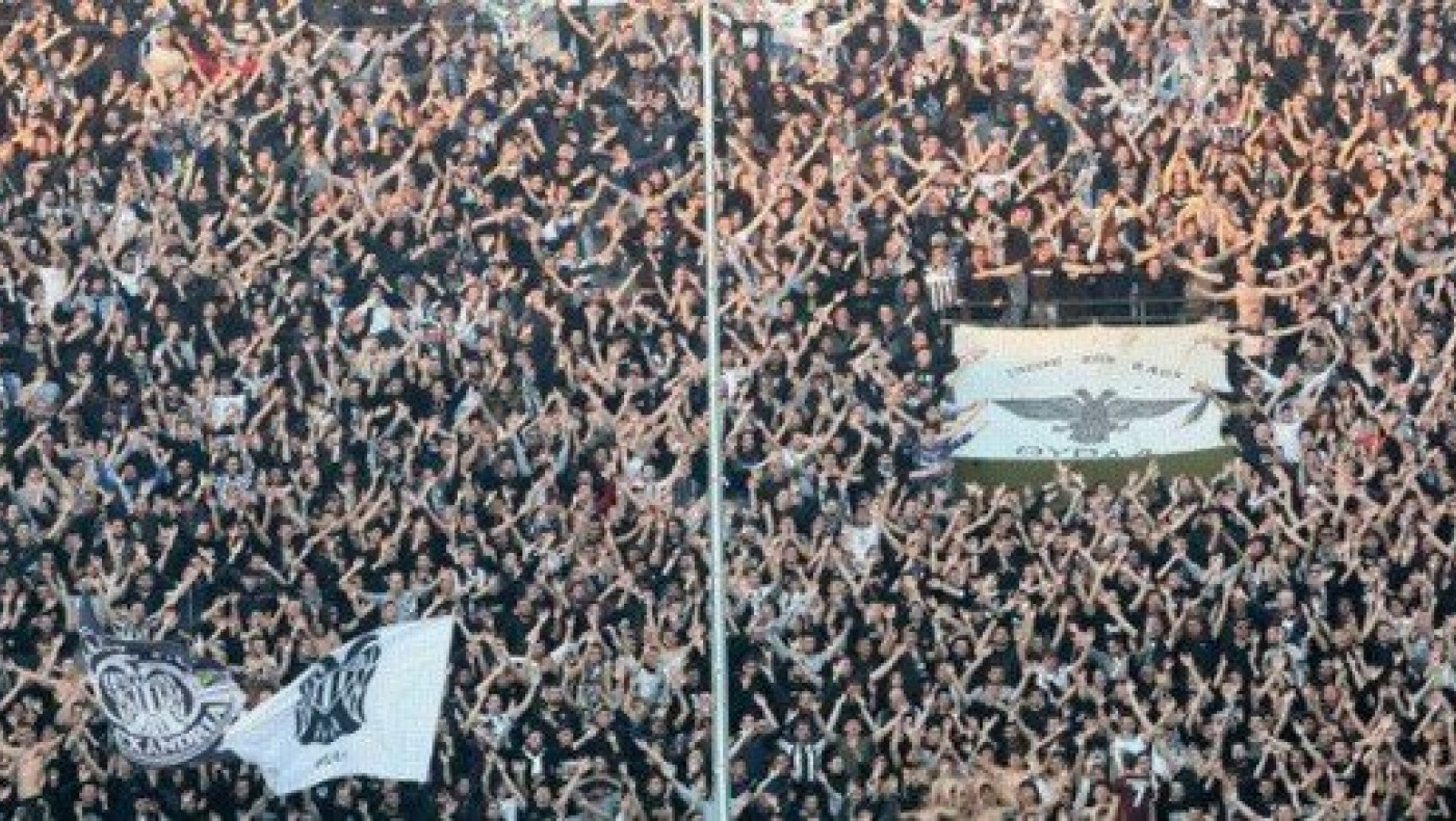 Ή στραβός       είναι ο   γιαλός ή στραβά αρμενίζουν