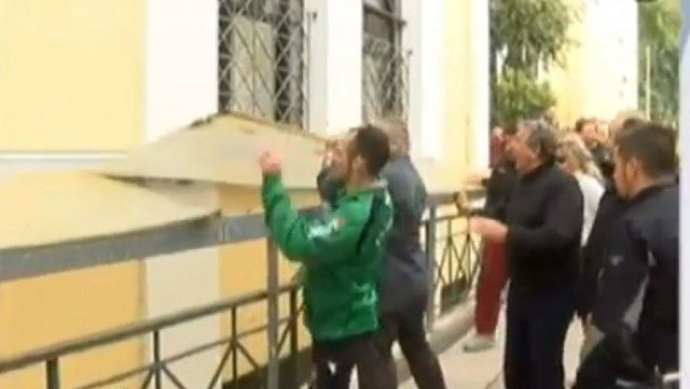 Έξαλλος ο πατέρας της Δώρας Ζέμπερη έξω από τα δικαστήρια (ΒΙΝΤΕΟ)