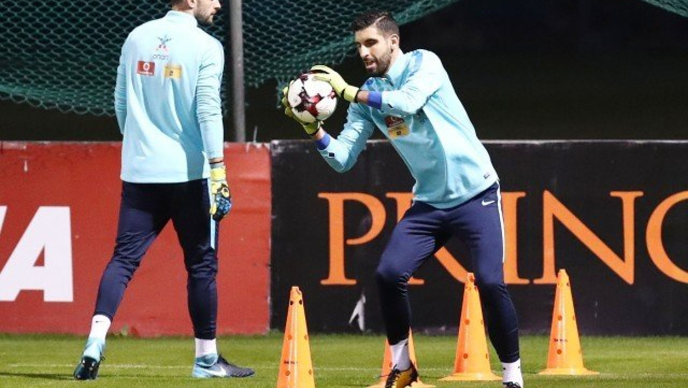 «Σφάζονται» τρεις ομάδες από το Νησί για τον Ανέστη!