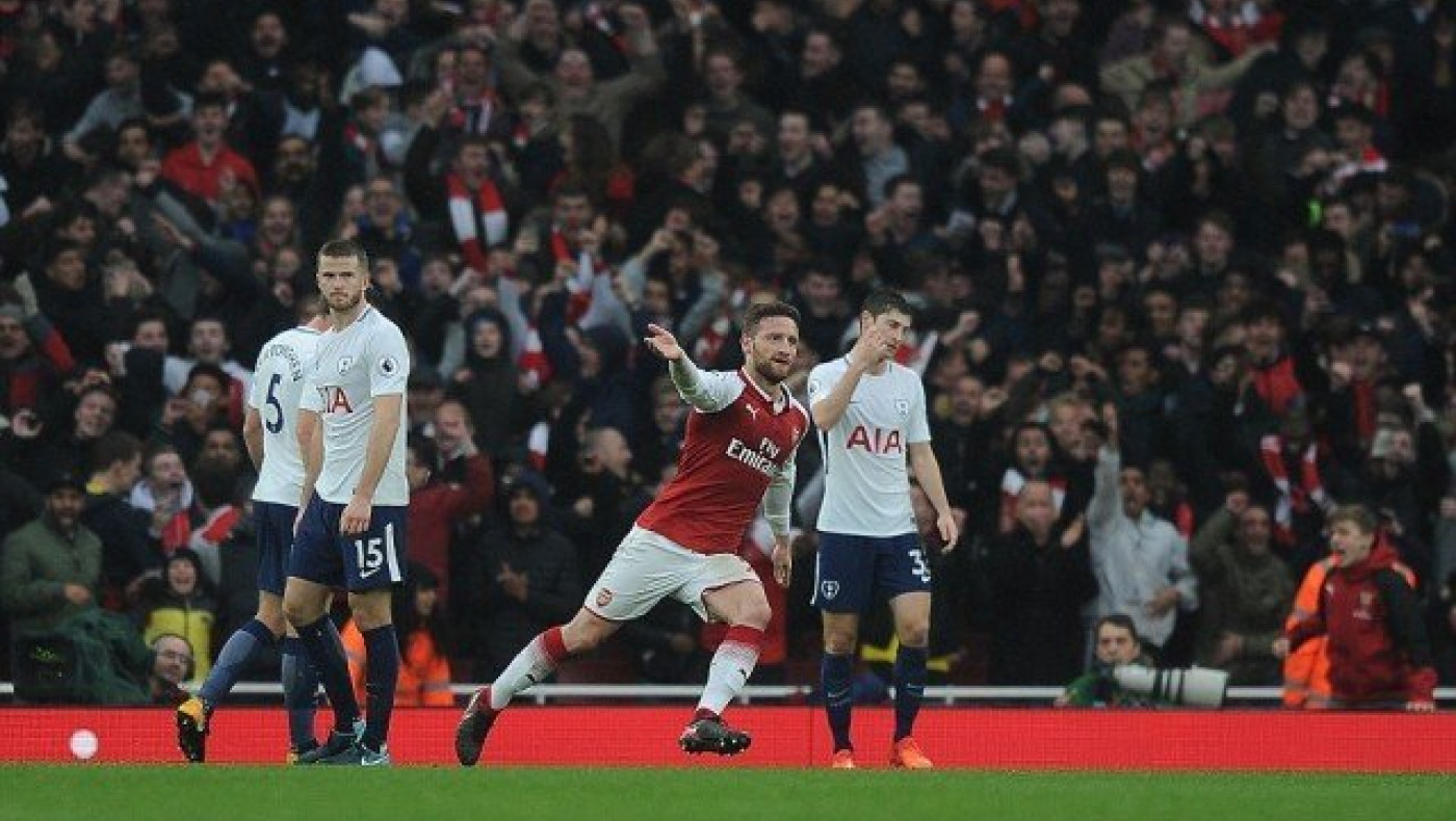 «Κόκκινο» βάφτηκε το Λονδίνο, αφεντικό της πόλης η Αρσεναλ!