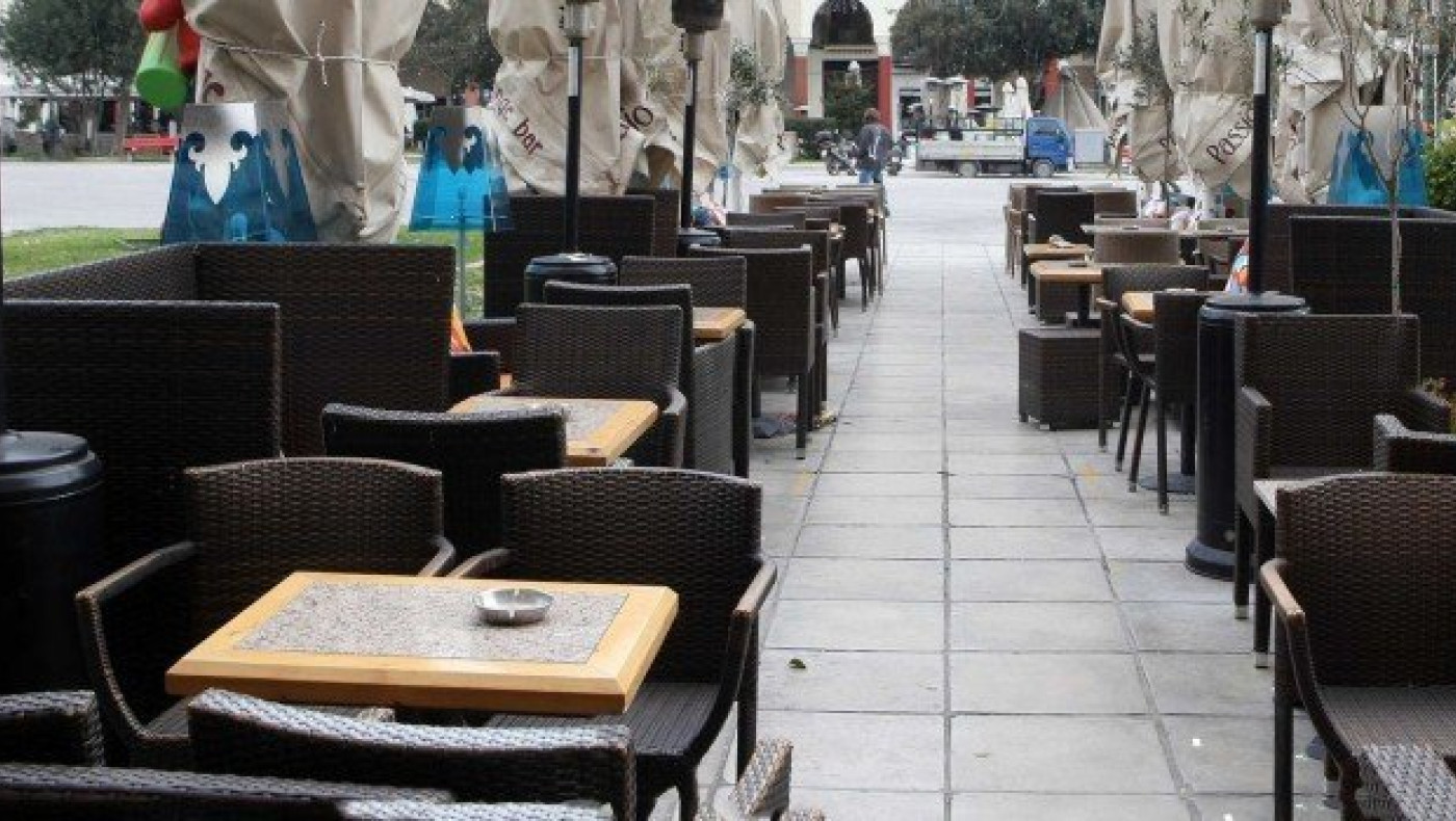 Θεσσαλονίκη: Παρουσία εισαγγελέα οι έφοδοι για τα παράνομα τραπεζάκια