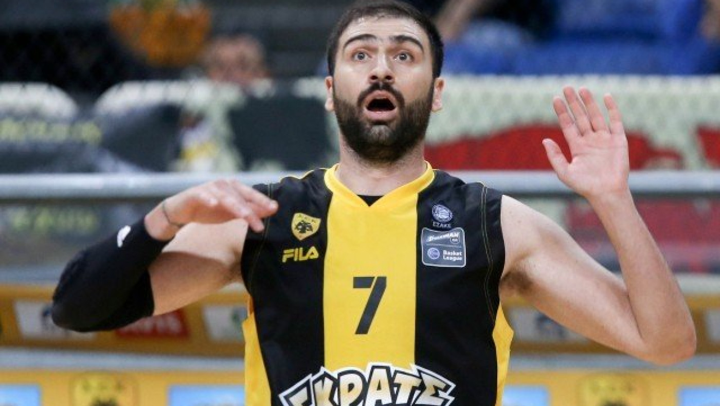 Από τα Τρίκαλα στην Τενερίφη ο          Βασιλειάδης