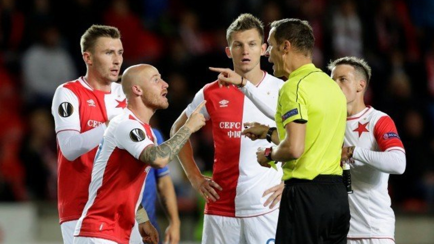 Με          το           μυαλό στο…  ντέρμπι η Εβερτον