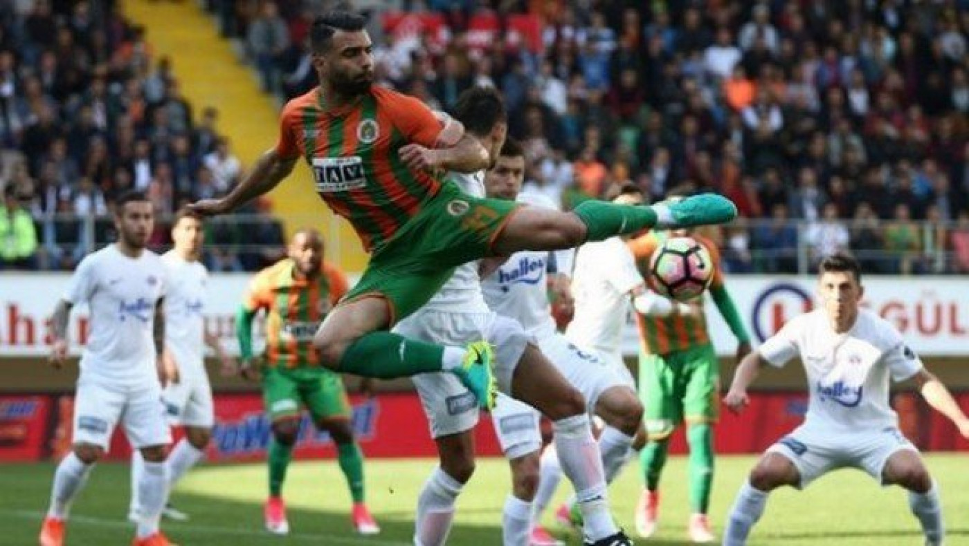 Εγινε κι αυτό! Τρία πέναλτι σε 16 λεπτά η Αλάνιασπορ του Τζαβέλλα!