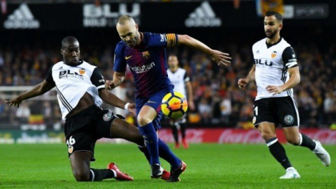 Όρθια στο «Μεστάγια» η                      Μπάρτσα