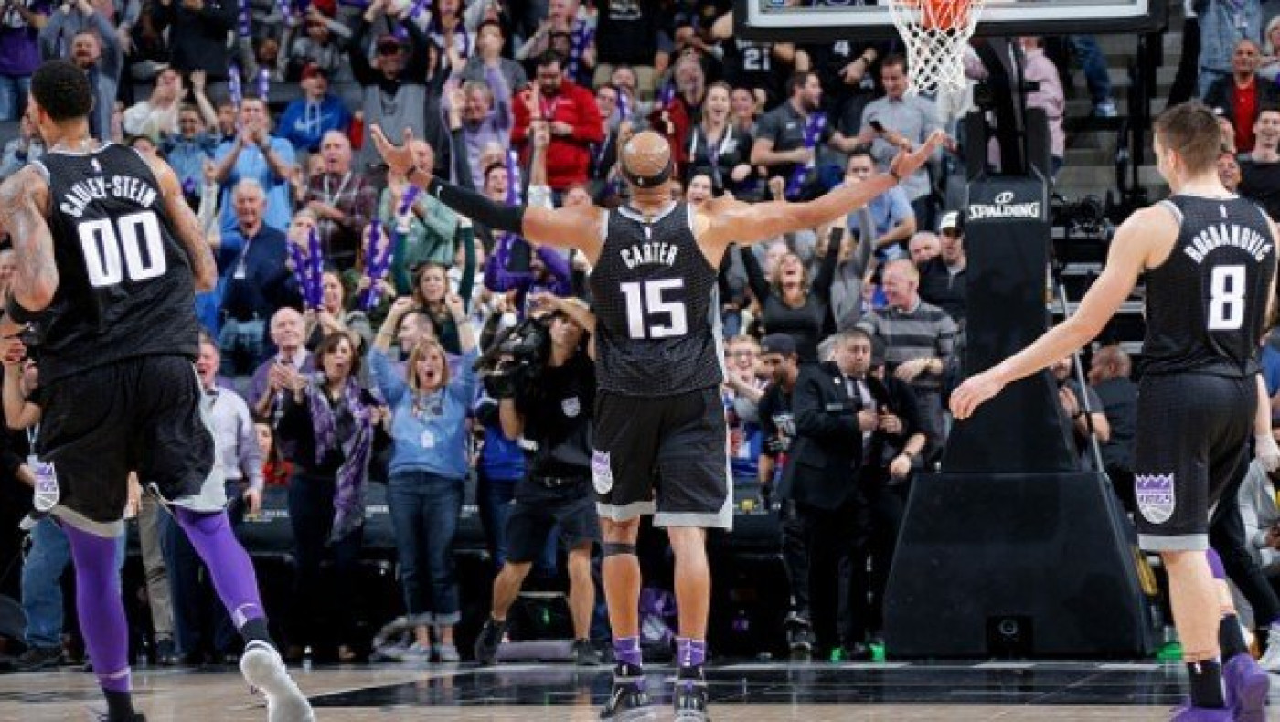 Μαγική βραδιά για Κινγκς, λύγισαν τους Καβς με σούπερ Κάρτερ (videos)