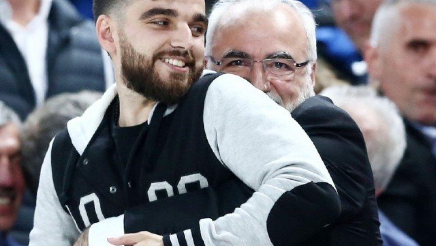 Αν δεν θέλεις πυρσούς, δεν ανάβεις              εσύ