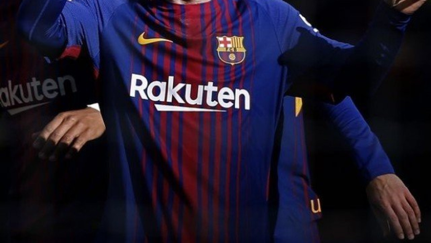 Τα αποκαλυπτήρια της νέας εντυπωσιακής φανέλας της Μπαρτσελόνα (pic)