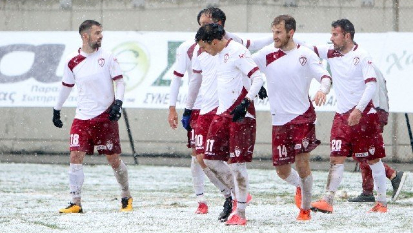 Χόρεψε                                στο χιόνι η ΑΕΛ