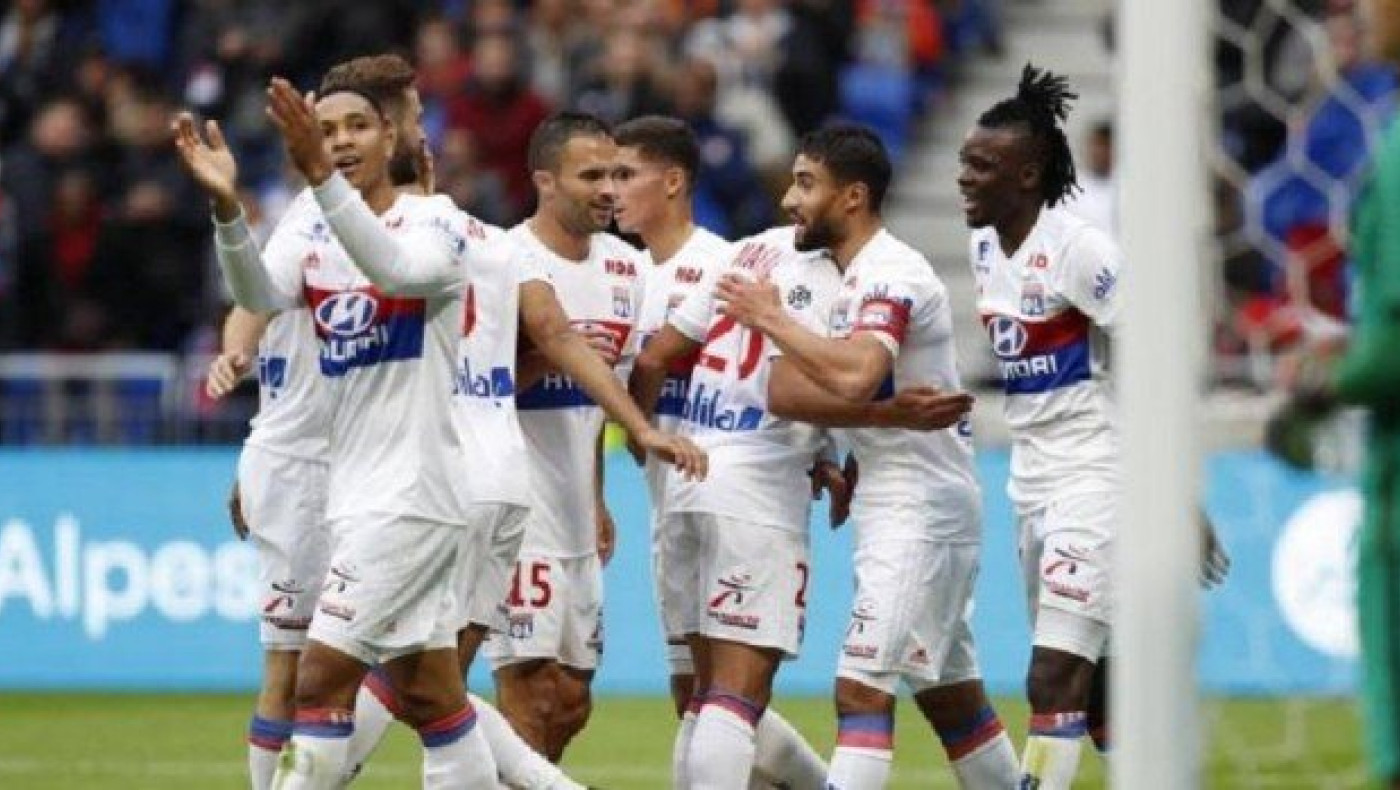 Στο κυνήγι της Μονακό η                        Λυών