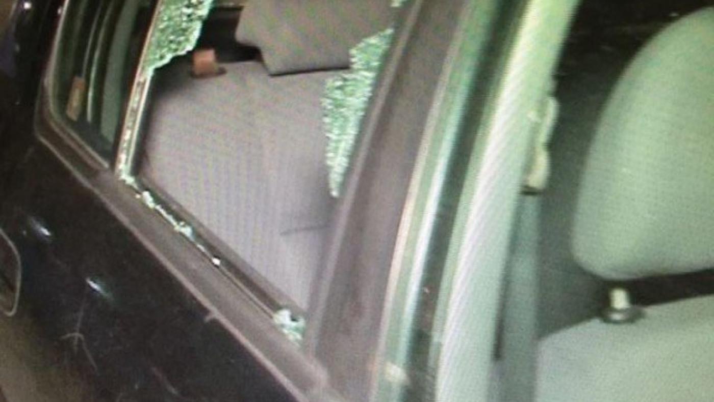 Επίθεση κουκουλοφόρων στην Τv100, ένας τραυματίας! (pics)