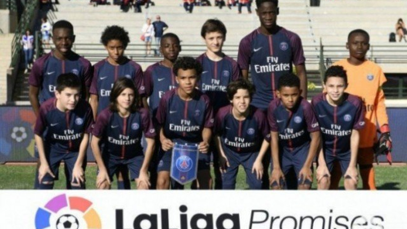 12χρονος... γίγαντας, προκαλεί    διχογνωμίες (Pic)