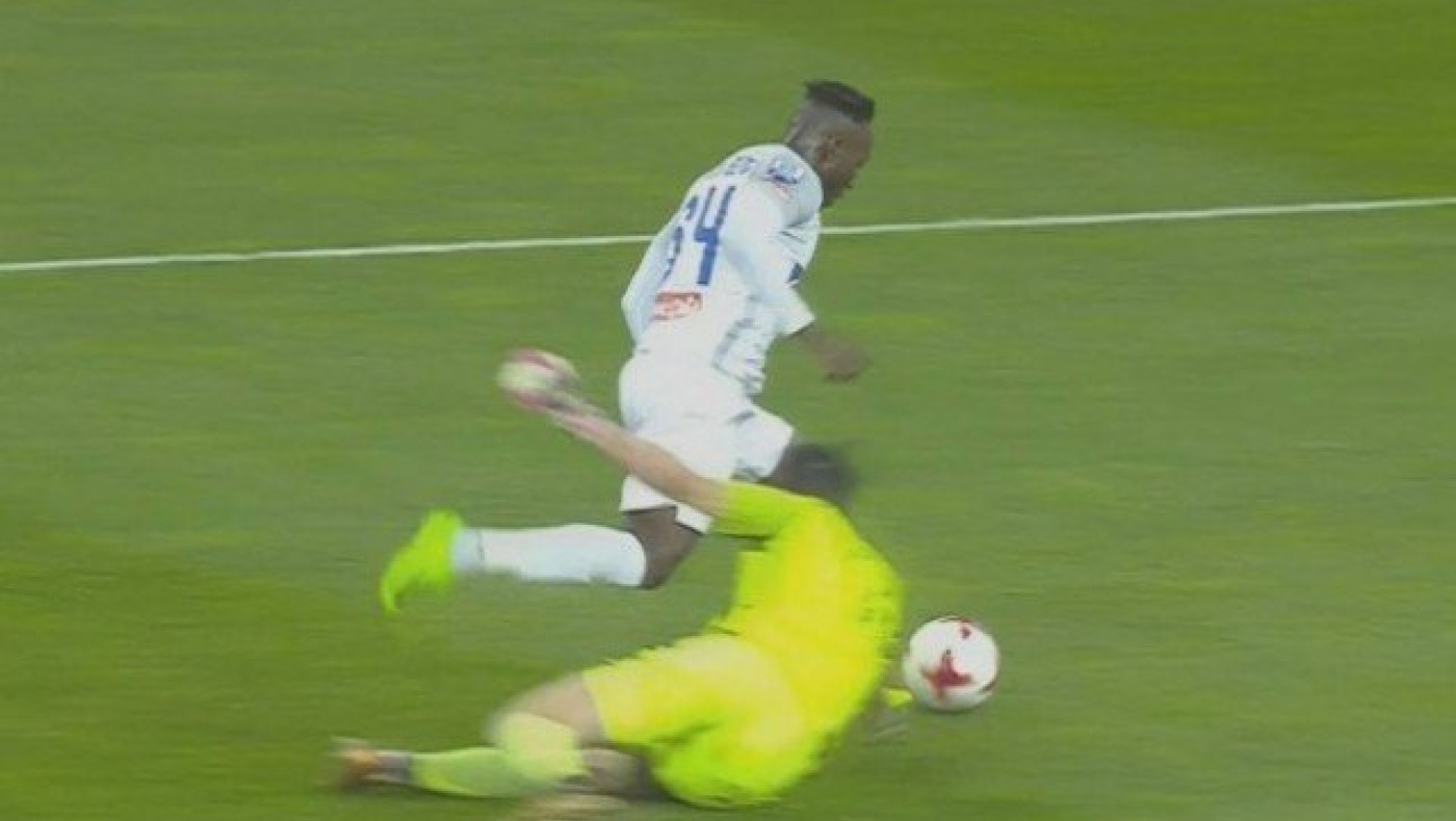 Γι' αυτή τη φάση φωνάζει   για πέναλτι ο ΠΑΣ (video)