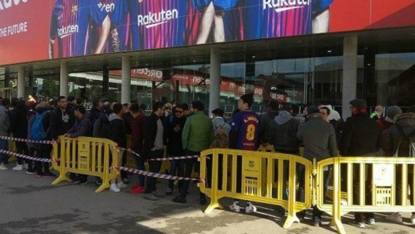 Χαμός έξω από Καμπ Νοου για την άφιξη του Κουτίνιο (pics & vid)