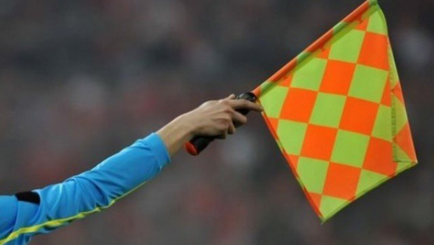 Έμειναν μετεξεταστέοι          δύο βοηθοί διαιτητών