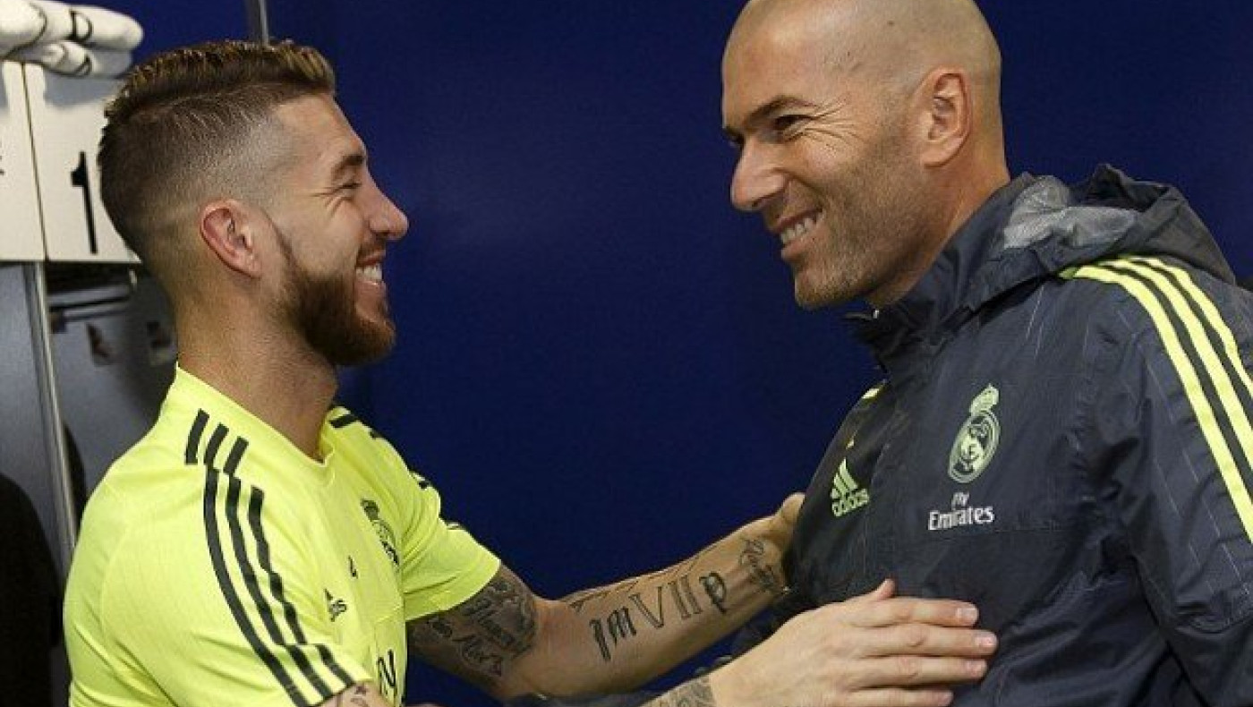 Στηρίζει                      Ζιντάν ο Σέρχιο Ράμος