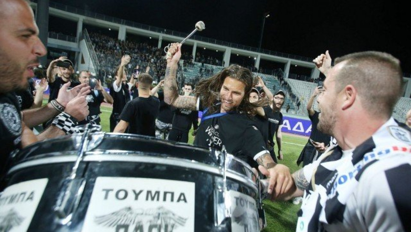 «Ασπρόμαυρο»    πάρτι            παικτών-οπαδών (pic)