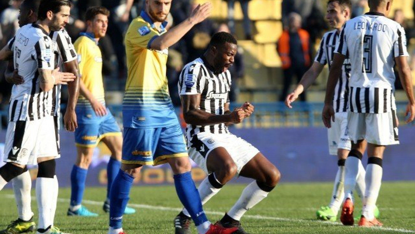 Απροσπέλαστος ο Βαρέλα και                   winner