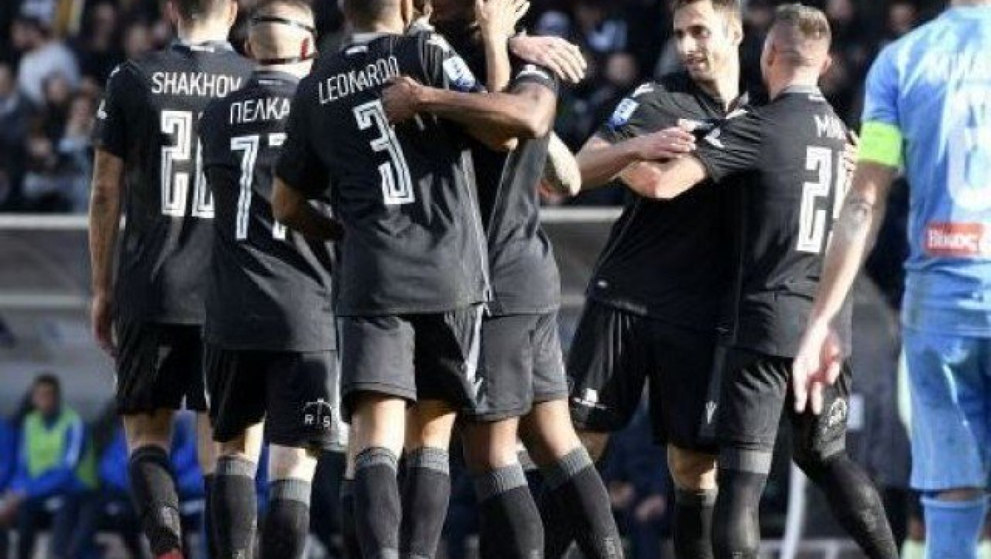 Χαραμάδα                   με θέα (και) στο νταμπλ!