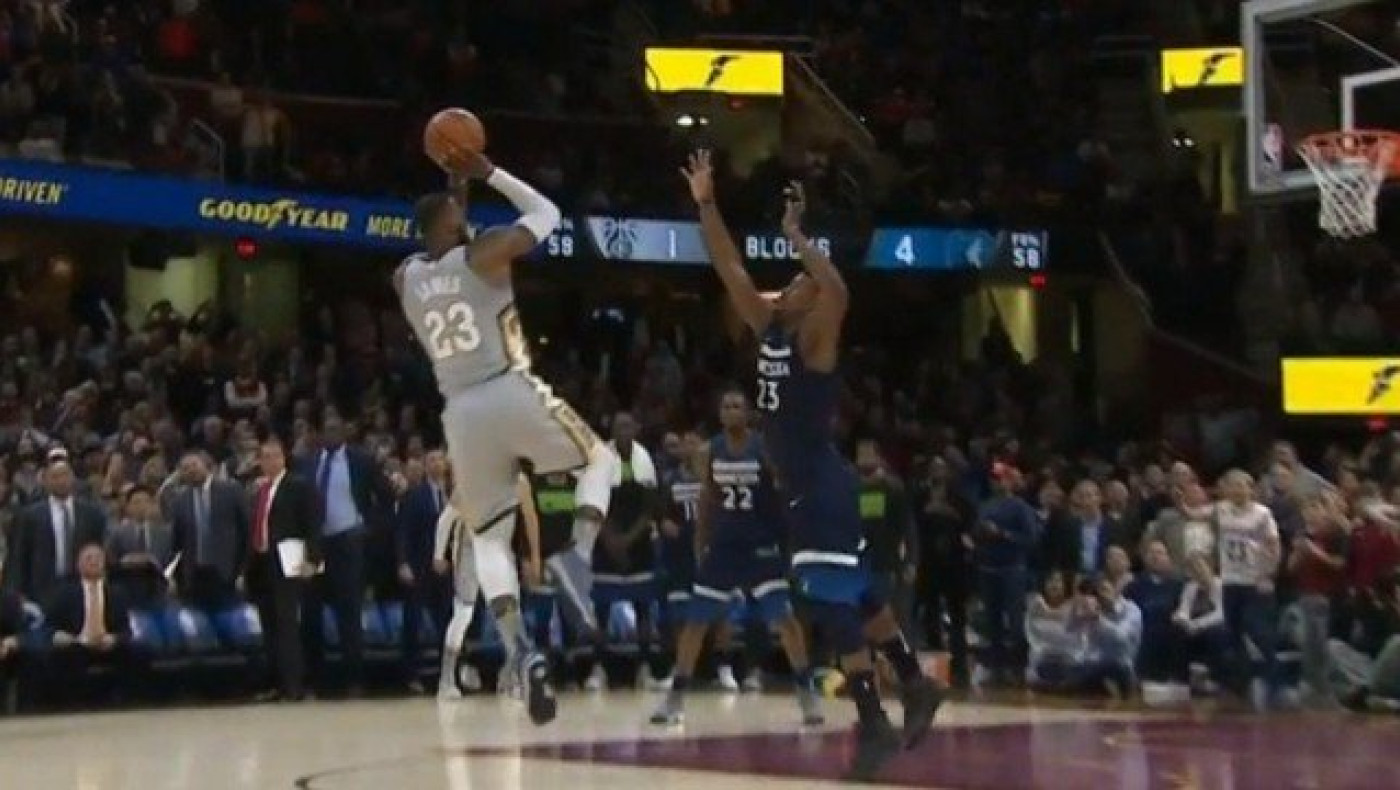 Top-5: Στην           κορυφή ο clutch ΛεΜπρόν (vid)