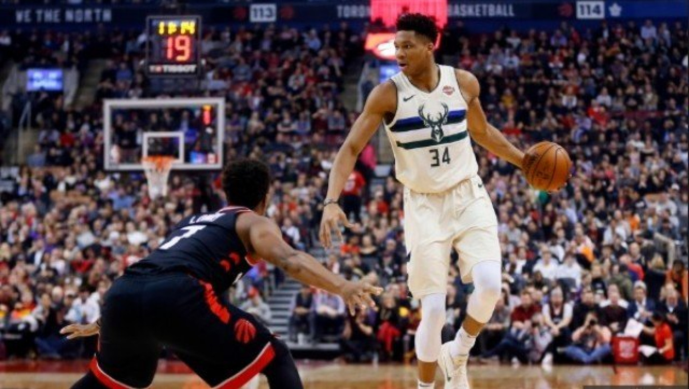 «Αστραψαν και βρόντηξαν» Γιάννης και Ντέιβις   (vids)