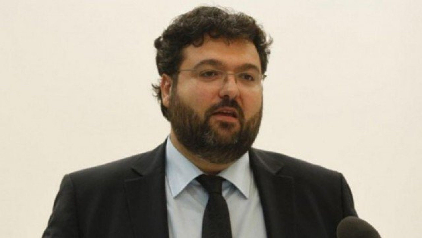 Το πολιτικό κόστος αποτελεί βαρίδιο για το ποδόσφαιρο