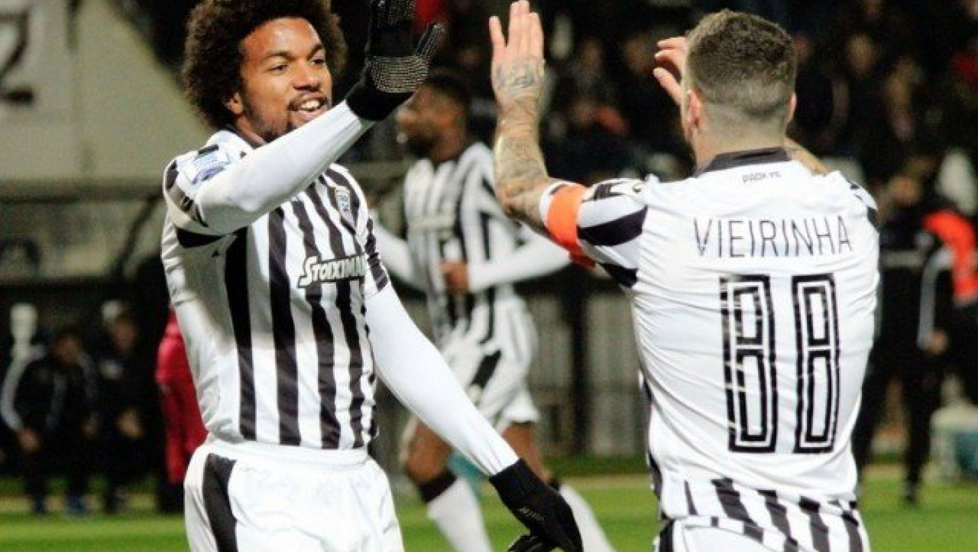 Ενα πρωτάθλημα παίζει ο                       ΠΑΟΚ