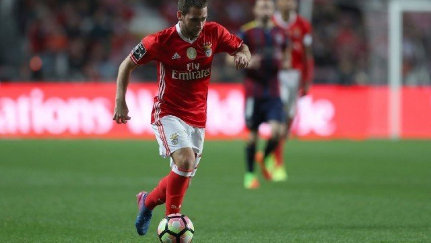 Ταλέντο της      Μπενφίκα    γλυκοκοιτάζει η Άρσεναλ