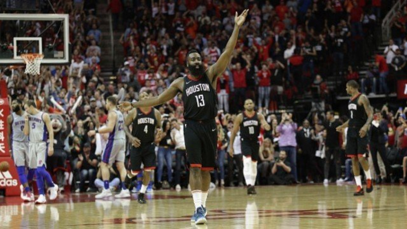 Νίκησαν και τους Πίστονς              οι Ρόκετς (vids)