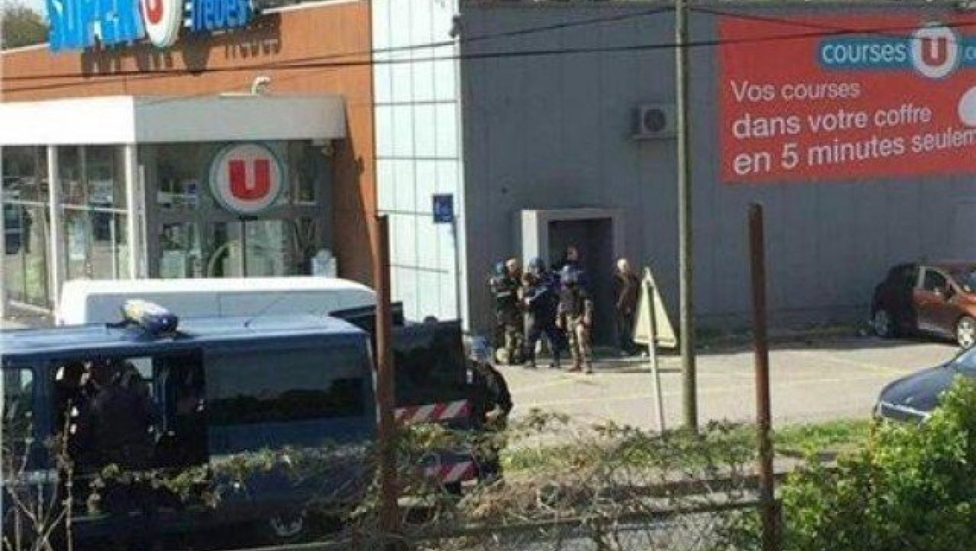 Τρομοκρατική ενέργεια στη Γαλλία: Τρεις νεκροί και ομηρεία σε μάρκετ