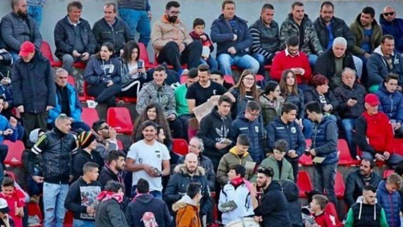 Σημαία του ΠΑΣΟΚ        στον τελικό Κυπέλλου Ηλείας! (Pic)