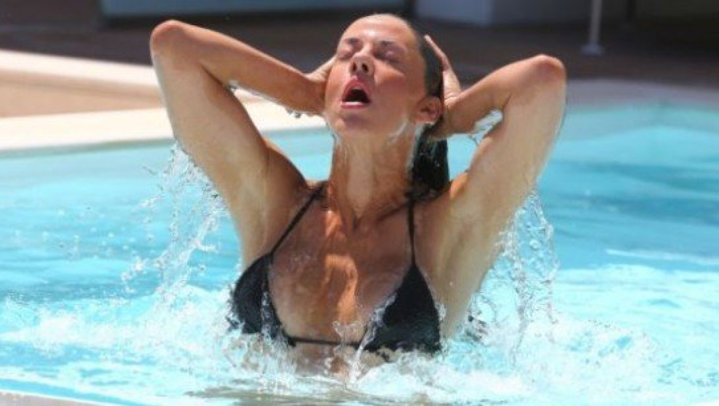 Η Εύη Αδάμ έριξε το              διαδίκτυο! (photos)